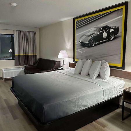Super 8 By Wyndham Kannapolis Εξωτερικό φωτογραφία
