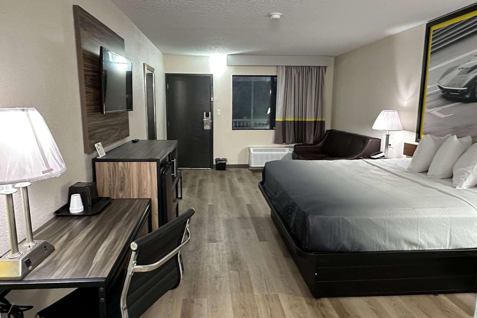 Super 8 By Wyndham Kannapolis Εξωτερικό φωτογραφία